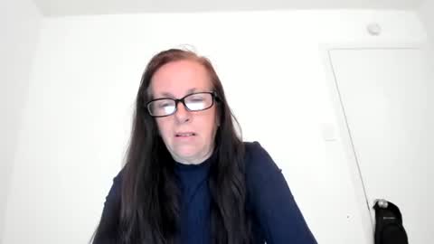 verysassypeachgoddess online show from 17, 5, 2026