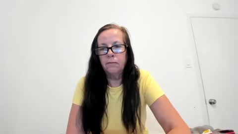 verysassypeachgoddess online show from 18, 5, 2026