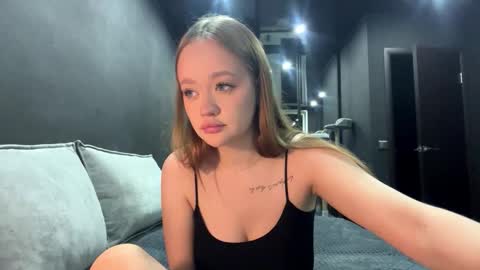 Esta online show from 12, 11, 2025