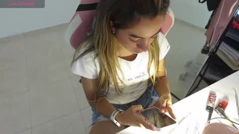 Snapshot of vexira_23 chatting on 26, 4, 2026 Sofa online show from 26, 4, 2026