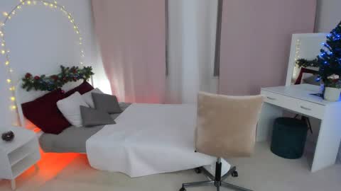 Camilla online show from 23, 12, 2024