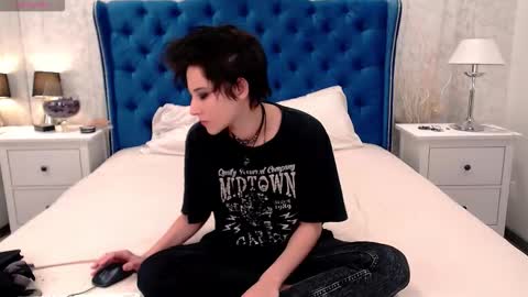 Via online show from 19, 10, 2025