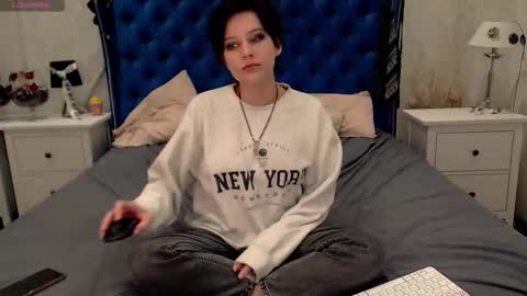 Via online show from 17, 12, 2025