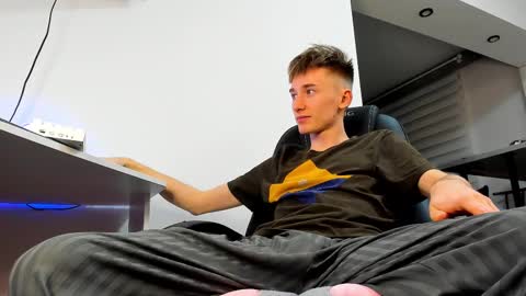 vibemygirl online show from 20, 2, 2025