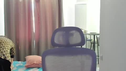 vibemygirl online show from 29, 4, 2026