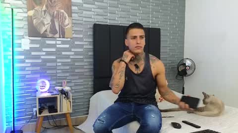 Snapshot of vicctorzc chatting on 19, 1, 2025 Victor cardenas online show from 19, 1, 2025
