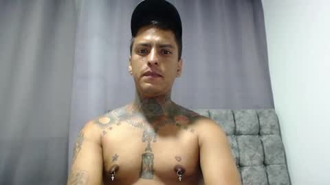Snapshot of vicctorzc chatting on 4, 6, 2026 Victor cardenas online show from 4, 6, 2026