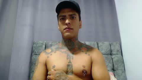 Snapshot of vicctorzc chatting on 8, 6, 2026 Victor cardenas online show from 8, 6, 2026