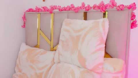 Snapshot of vicioushorse33 chatting on 21, 10, 2025 Sophie and Stan online show from 21, 10, 2025