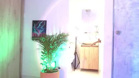 Snapshot of vicky_crazy chatting on 2, 2, 2025 Vicky  online show from 2, 2, 2025