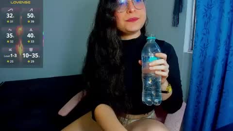 Snapshot of vicky_cristinax chatting on 27, 5, 2026 Vicky online show from 27, 5, 2026
