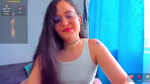 Snapshot of vicky_cristinax chatting on 7, 7, 2026 Vicky online show from 7, 7, 2026