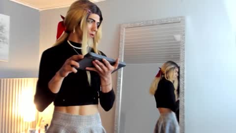  Vicky  online show from 8, 1, 2026