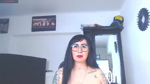 Snapshot of vicky_hotmilf chatting on 6, 7, 2026 Vicky online show from 6, 7, 2026