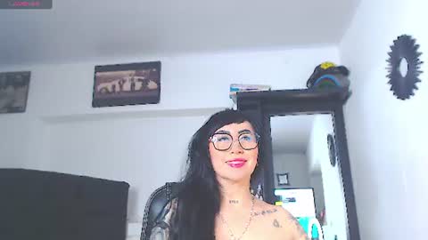 Snapshot of vicky_hotmilf chatting on 9, 7, 2026 Vicky online show from 9, 7, 2026