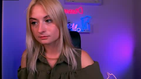 Snapshot of vicky_kim chatting on 19, 7, 2026 vicky_kim online show from 19, 7, 2026