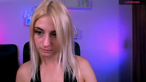 Snapshot of vicky_kim chatting on 21, 7, 2026 vicky_kim online show from 21, 7, 2026
