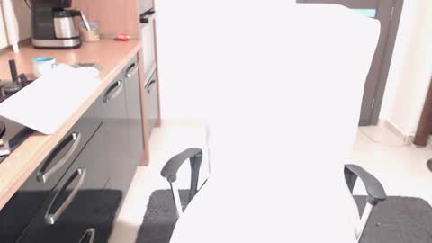 Snapshot of vickycristal chatting on 3, 12, 2024 vicky online show from 3, 12, 2024