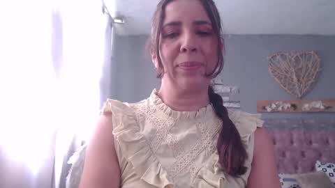 Snapshot of victoria25_meester chatting on 3, 12, 2024 Hi guys Im victoria Be the one who can control me in PVT online show from 3, 12, 2024