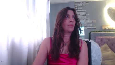 Snapshot of victoria25_meester chatting on 22, 12, 2024 Hi guys Im victoria Be the one who can control me in PVT online show from 22, 12, 2024