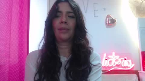 Snapshot of victoria25_meester chatting on 8, 3, 2025 Hi guys Im victoria Be the one who can control me in PVT online show from 8, 3, 2025