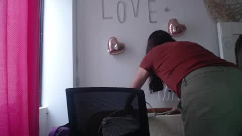 Snapshot of victoria25_meester chatting on 10, 3, 2025 Hi guys Im victoria Be the one who can control me in PVT online show from 10, 3, 2025