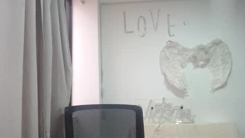 Snapshot of victoria25_meester chatting on 18, 9, 2025 Hi guys Im victoria Be the one who can control me in PVT online show from 18, 9, 2025