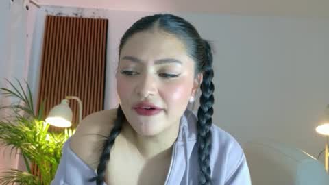 Snapshot of victoria___moon chatting on 11, 5, 2026 victoria online show from 11, 5, 2026