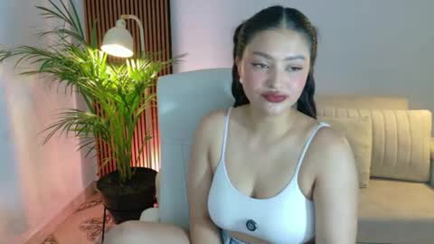 Snapshot of victoria___moon chatting on 11, 5, 2026 victoria online show from 11, 5, 2026