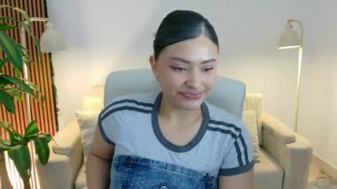 Snapshot of victoria___moon chatting on 4, 6, 2026 victoria online show from 4, 6, 2026
