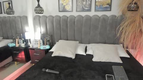 Snapshot of victoria__lee_ chatting on 15, 5, 2026 victoria__lee_ online show from 15, 5, 2026