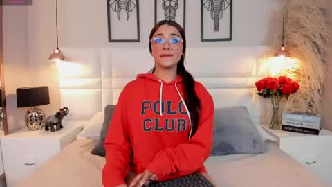 Snapshot of victoria__lee_ chatting on 4, 6, 2026 victoria__lee_ online show from 4, 6, 2026