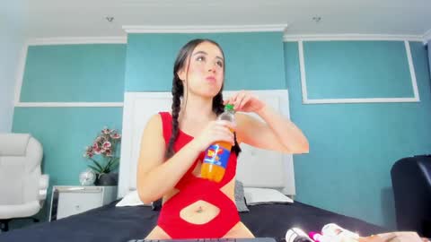 Snapshot of victoria_cutee chatting on 1, 5, 2026 online show from 1, 5, 2026