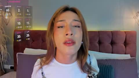 Snapshot of victoria_decapri chatting on 13, 10, 2025 victoria online show from 13, 10, 2025