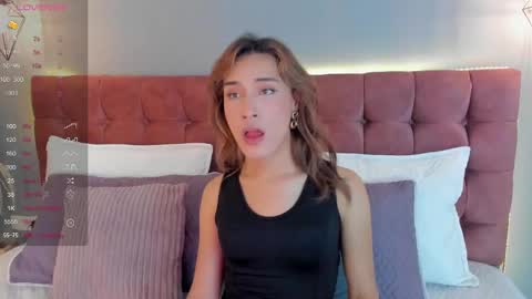 Snapshot of victoria_decapri chatting on 19, 11, 2025 victoria online show from 19, 11, 2025