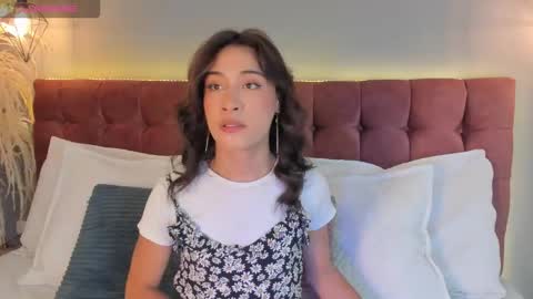 Snapshot of victoria_decapri chatting on 23, 11, 2025 victoria online show from 23, 11, 2025