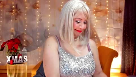 Snapshot of victoria_dior chatting on 8, 12, 2024 diorvictoria9 online show from 8, 12, 2024