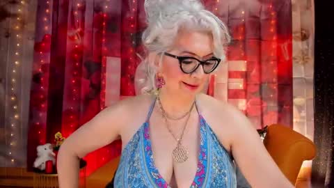 Snapshot of victoria_dior chatting on 1, 2, 2025 diorvictoria9 online show from 1, 2, 2025