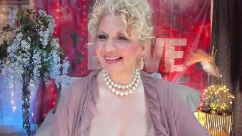 diorvictoria9 online show from 21, 4, 2026