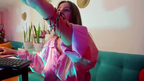 Victoria  online show from 16, 2, 2025