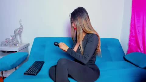 Victoria  online show from 27, 11, 2025