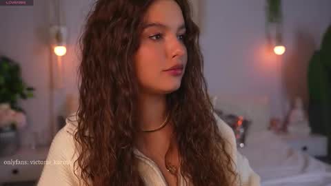 Snapshot of victoria_karma chatting on 18, 9, 2025 online show from 18, 9, 2025