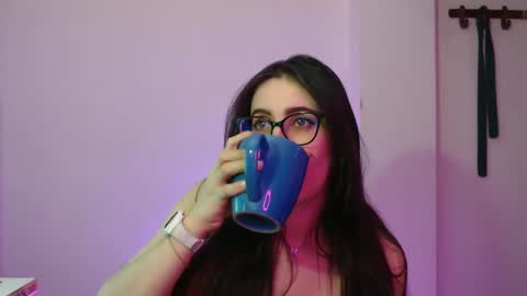 Victoria online show from 6, 10, 2025