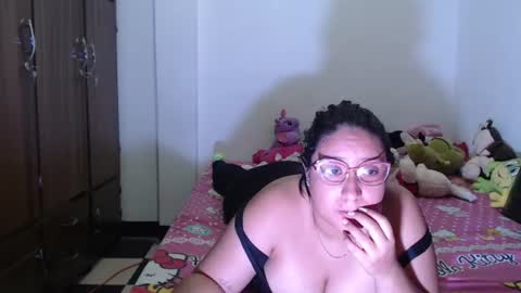 Snapshot of victoriaa_silva chatting on 11, 6, 2026 Victoria Silva online show from 11, 6, 2026