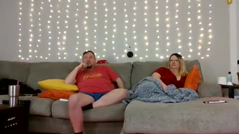 Victoria and Jesse online show from 25, 12, 2024