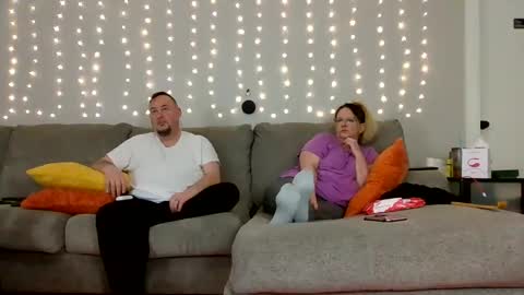 Victoria and Jesse online show from 2, 1, 2025