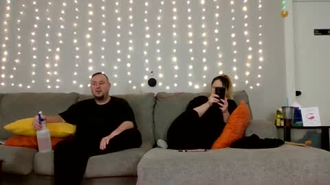 Victoria and Jesse online show from 3, 1, 2025