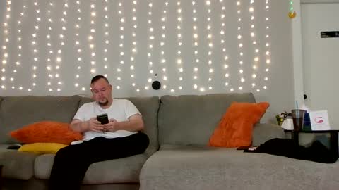 Victoria and Jesse online show from 3, 1, 2025