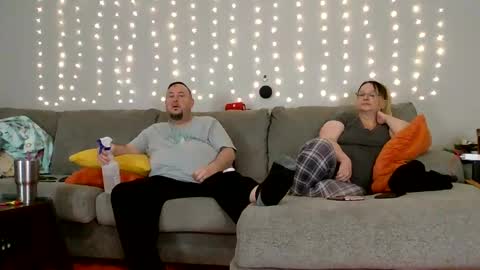 Victoria and Jesse online show from 5, 1, 2025