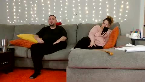 Victoria and Jesse online show from 2, 2, 2025